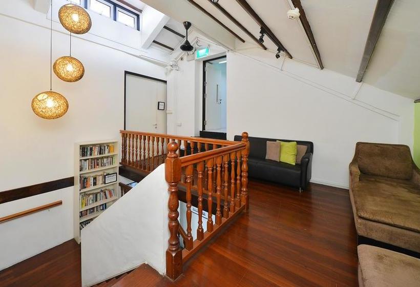 Zen Hostel Mosque Street