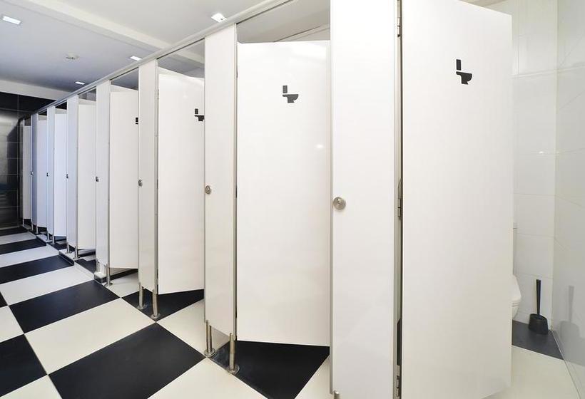 Zen Hostel Mosque Street