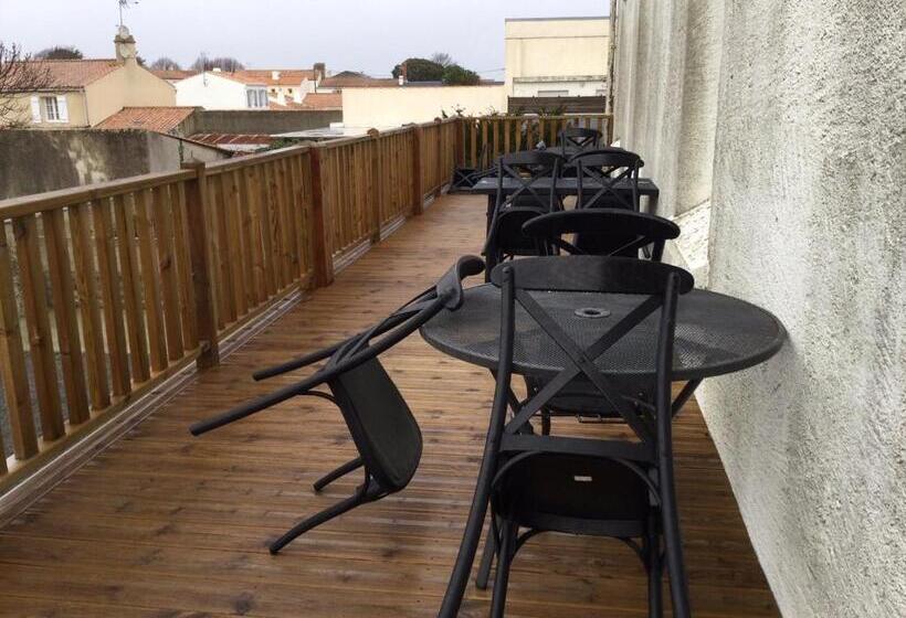 민박 The Corner Properties