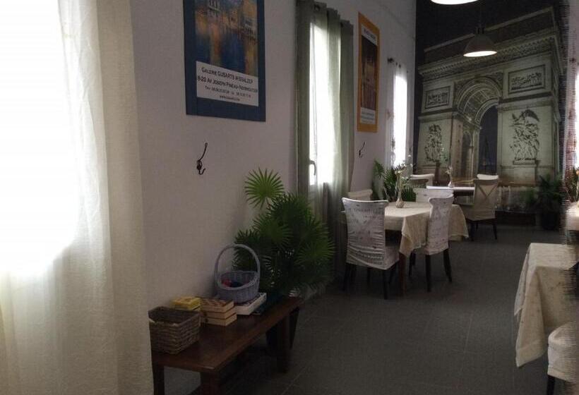 민박 The Corner Properties