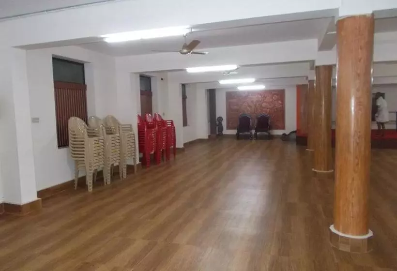 ホテル Hariprasadam