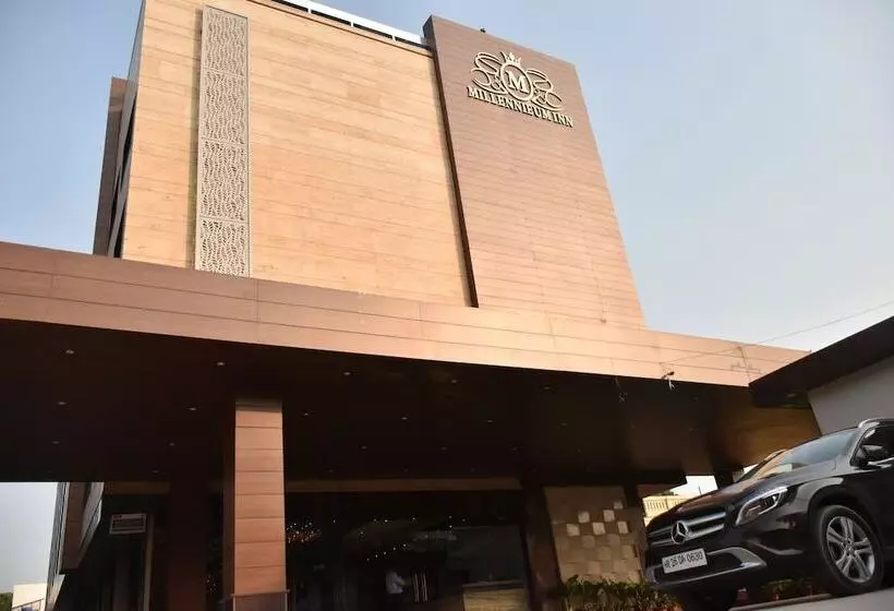 هتل Millennium Inn
