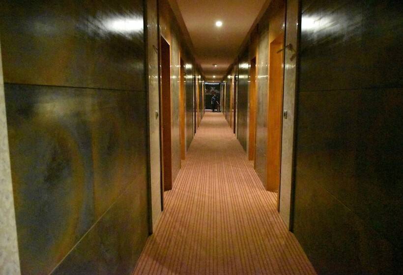 هتل Millennium Inn