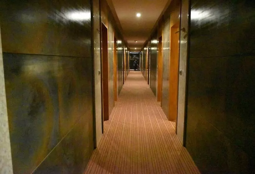 هتل Millennium Inn