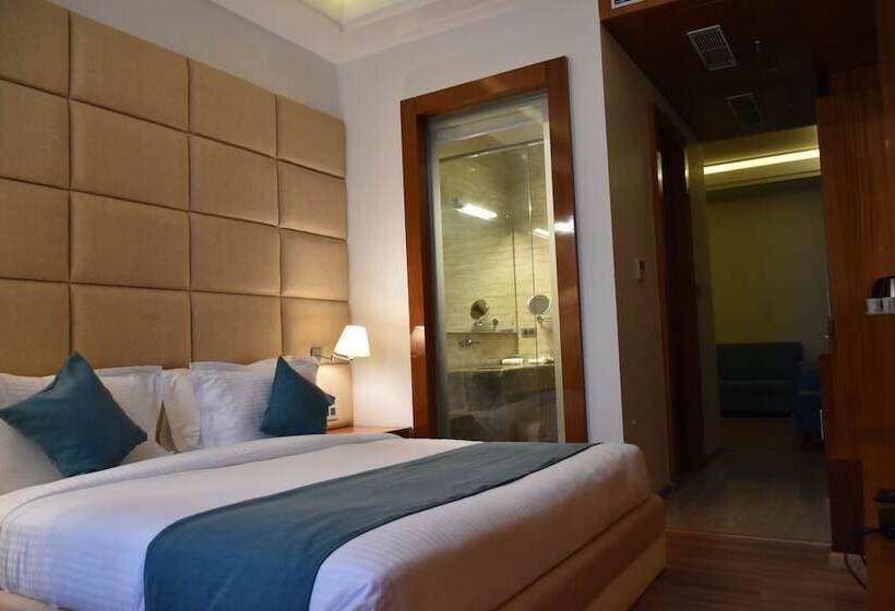 هتل Millennium Inn