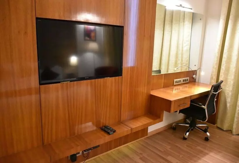 هتل Millennium Inn