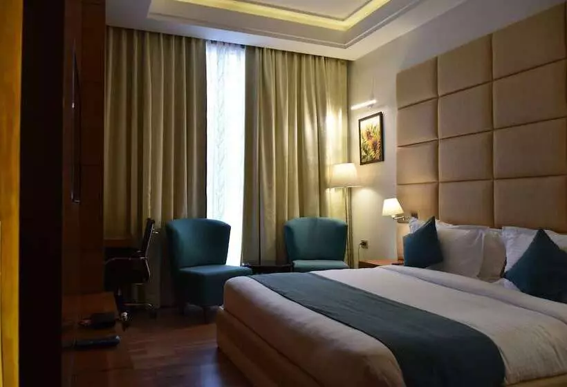 هتل Millennium Inn