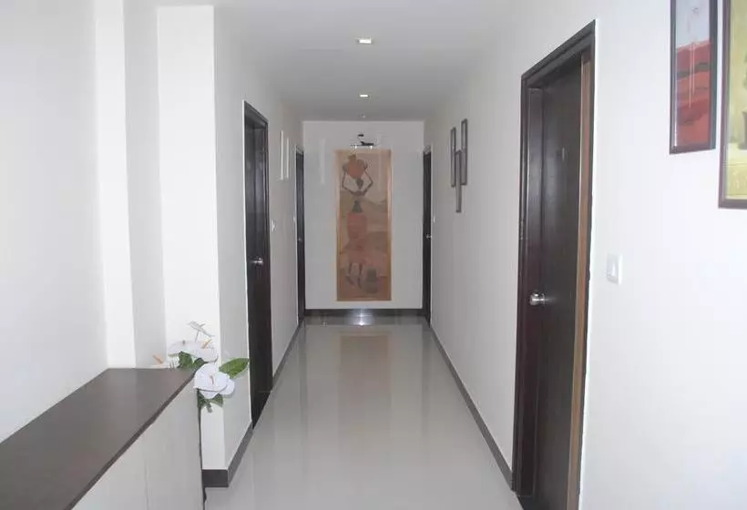 Hotel Treebo Trend Raj Residency
