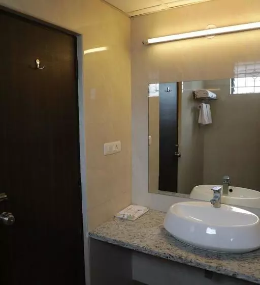 Hotel Treebo Trend Raj Residency