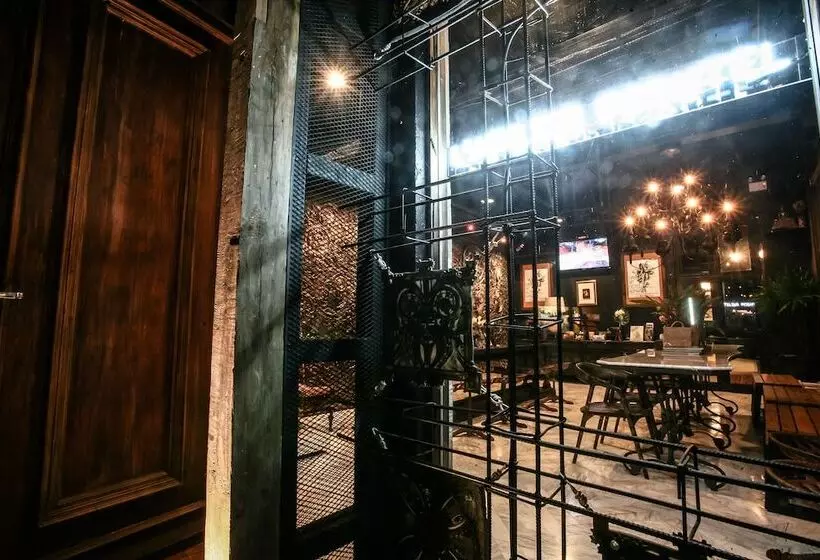 هاستل Shade House   Phuket Downtown