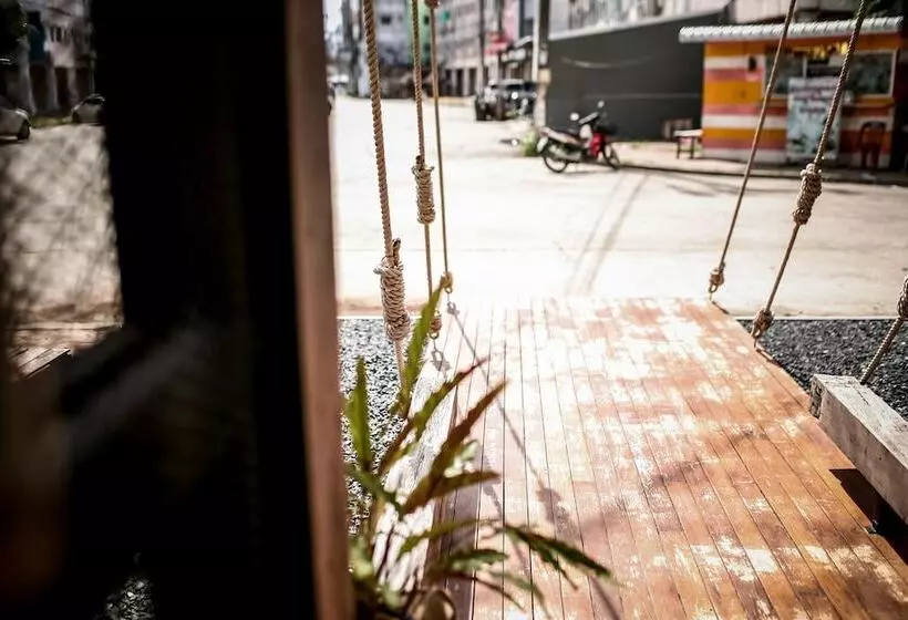 هاستل Shade House   Phuket Downtown