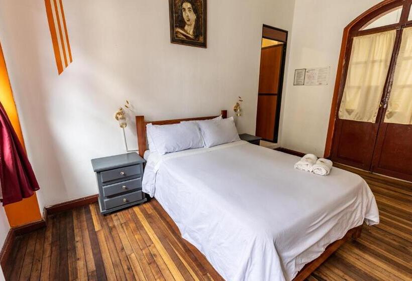 Retkeilymaja Vibes Aurik