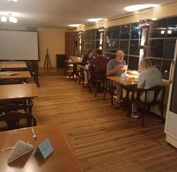 Retkeilymaja Vibes Aurik