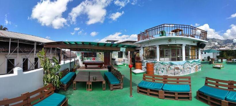 Retkeilymaja Vibes Aurik