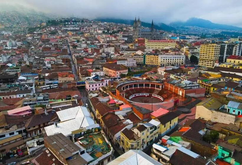 Retkeilymaja Vibes Aurik