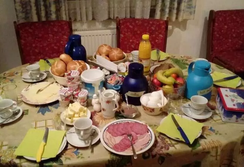 ベッドアンドブレックファースト Jurahof Wuermser