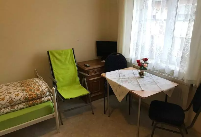 ベッドアンドブレックファースト Jurahof Wuermser