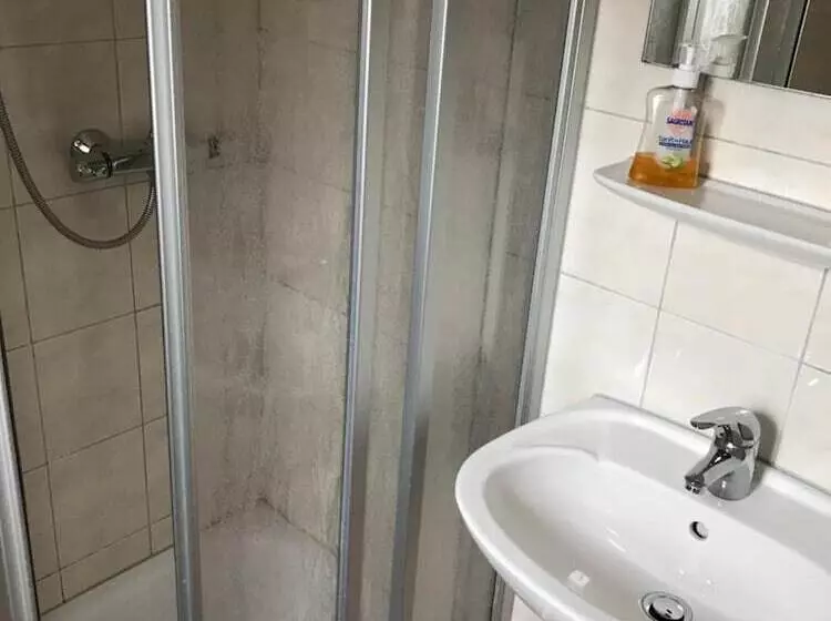 ベッドアンドブレックファースト Jurahof Wuermser