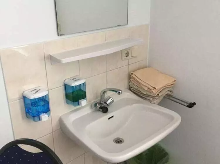 ベッドアンドブレックファースト Jurahof Wuermser