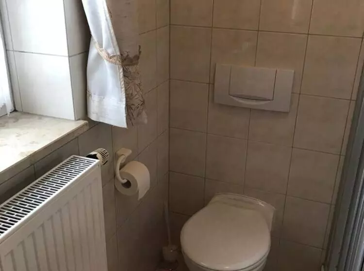 ベッドアンドブレックファースト Jurahof Wuermser