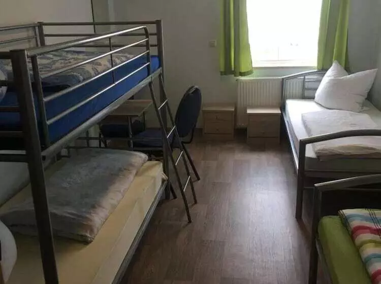 ベッドアンドブレックファースト Jurahof Wuermser