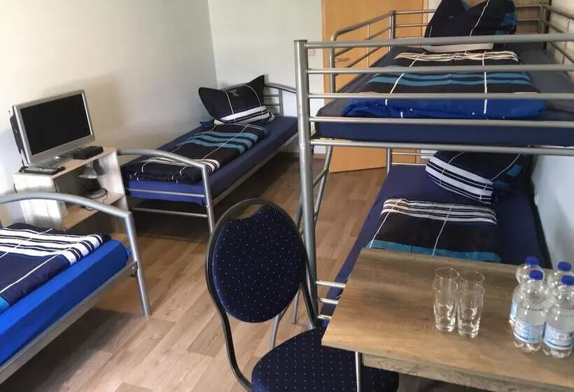 ベッドアンドブレックファースト Jurahof Wuermser