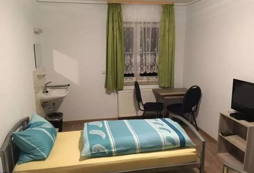 ベッドアンドブレックファースト Jurahof Wuermser