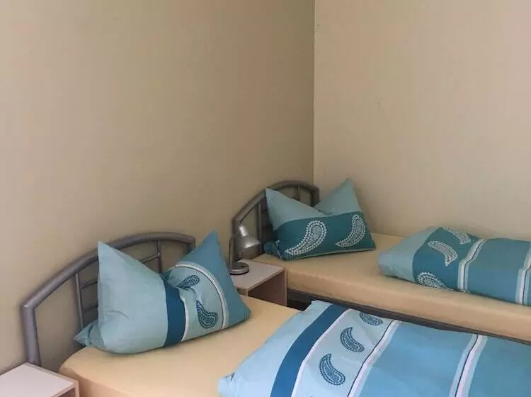 ベッドアンドブレックファースト Jurahof Wuermser