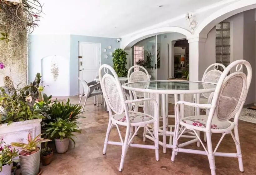 Aamiaismajoitus (B&B) Villa Roc Guesthouse   Solar Power