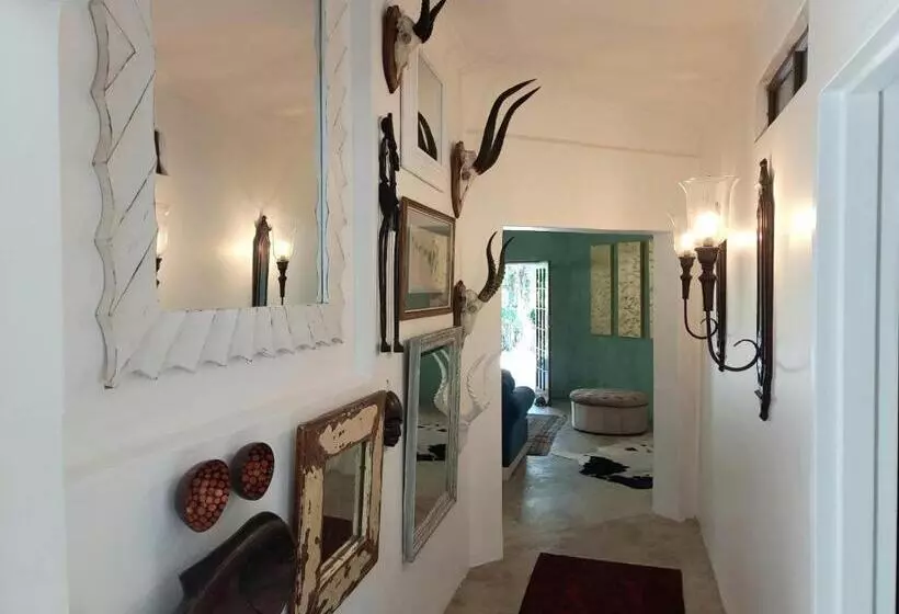 Aamiaismajoitus (B&B) Villa Roc Guesthouse   Solar Power