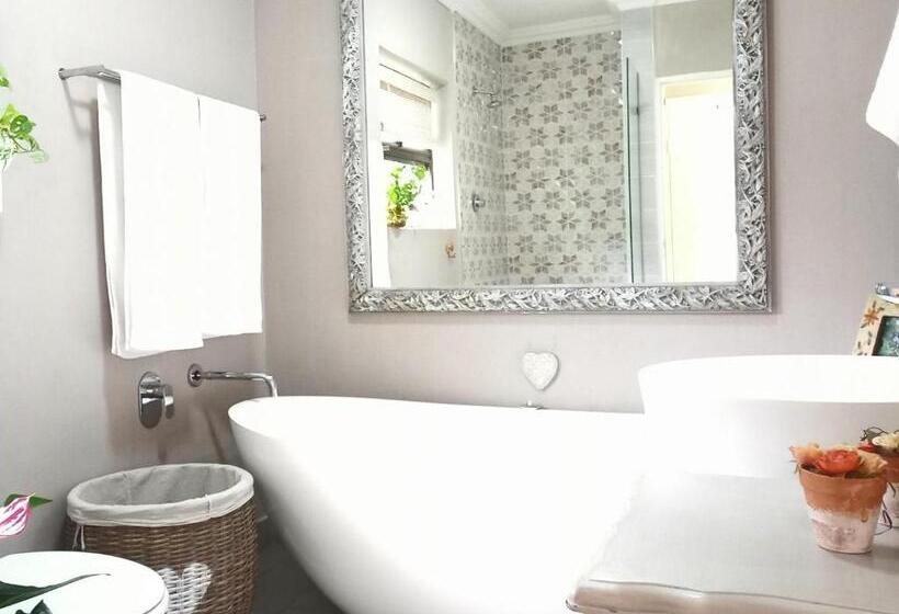 住宿加早餐  Villa Roc Guesthouse   Solar Power