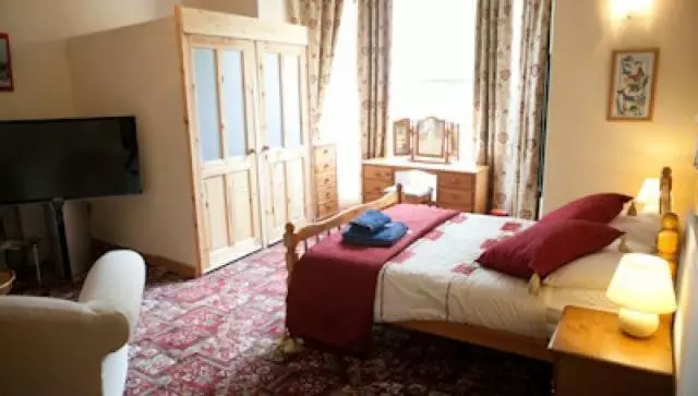 Cavell House Bed And Breakfast