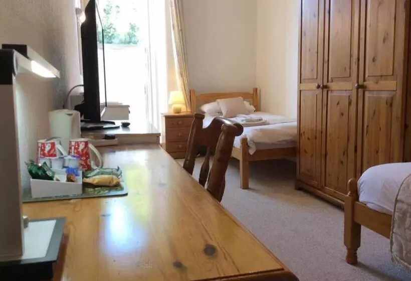 Cavell House Bed And Breakfast