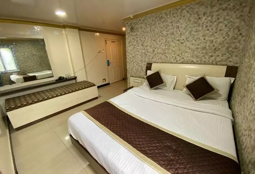 ホテル Adarsh International