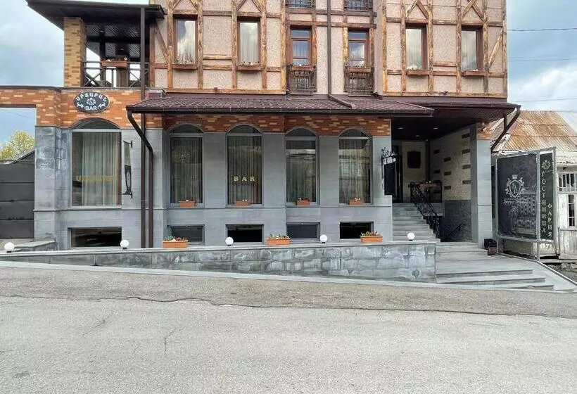 Hotelli Faria Boutique