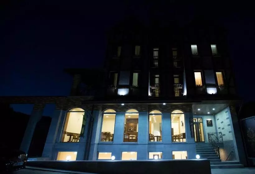 Hotelli Faria Boutique