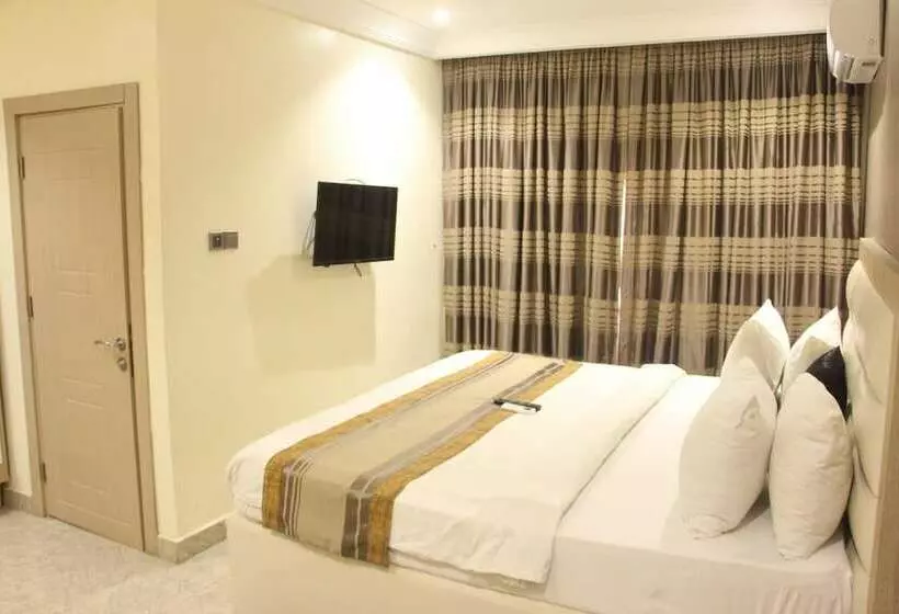 Hotel H9 Suites