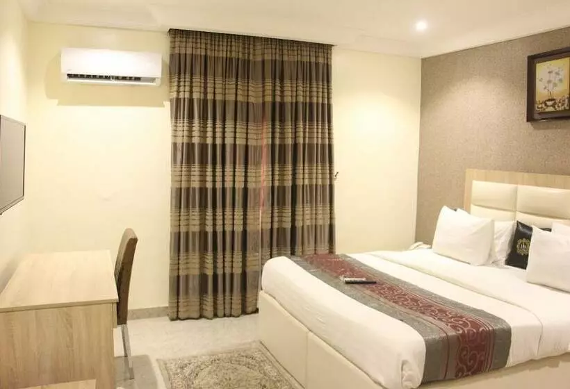 Hotel H9 Suites