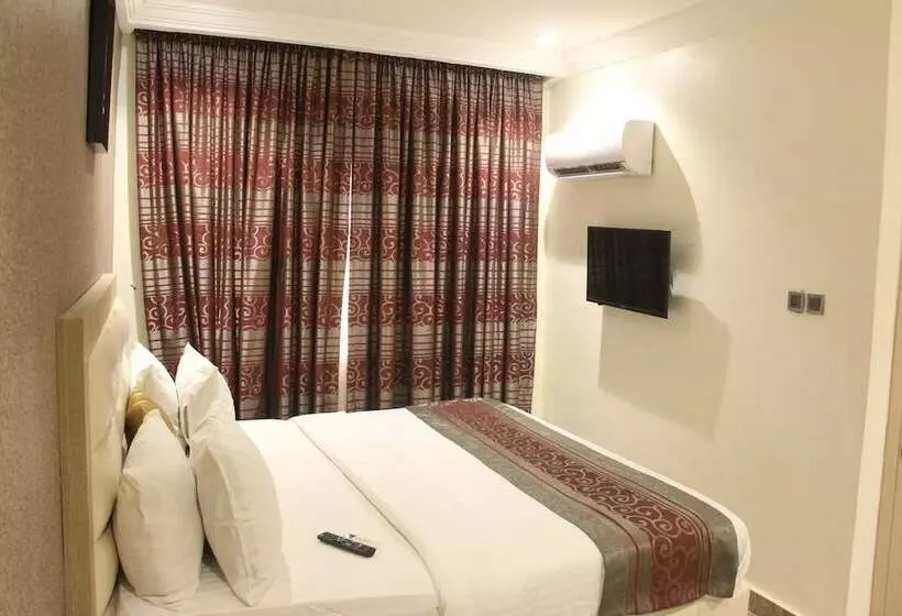 Hotel H9 Suites
