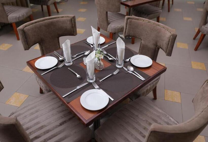 هتل Heritage Continental