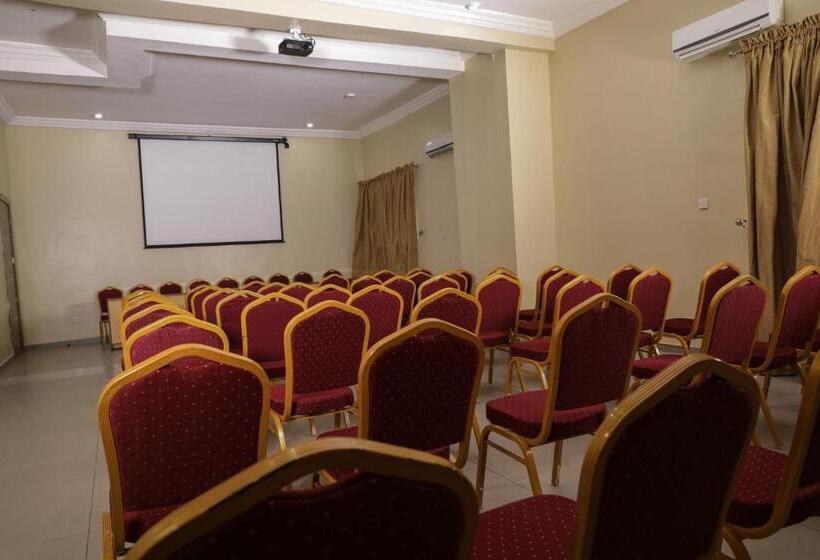 هتل Heritage Continental