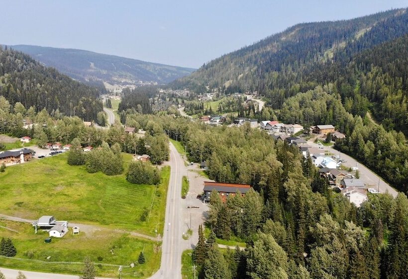 ホテル The Burfield