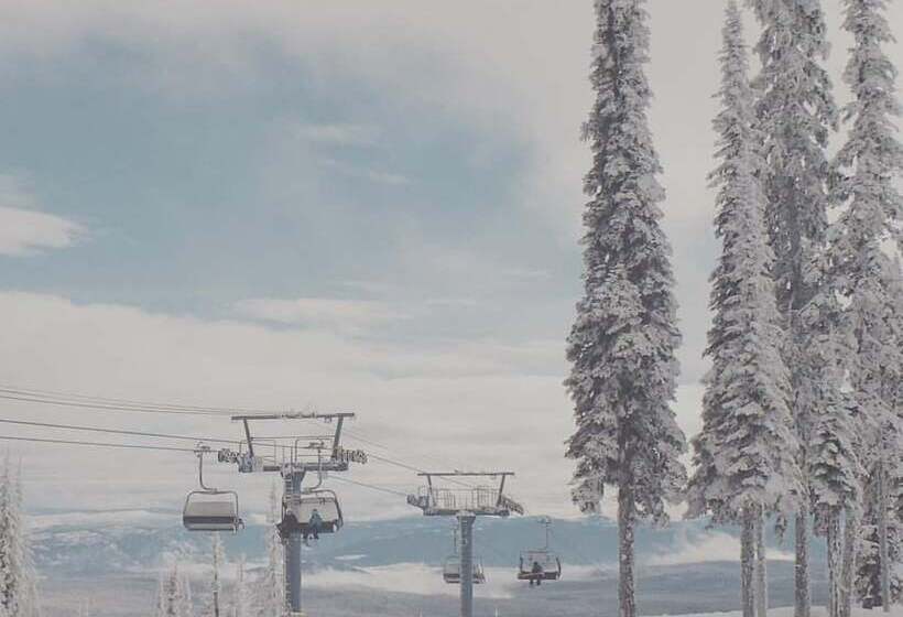 ホテル The Burfield