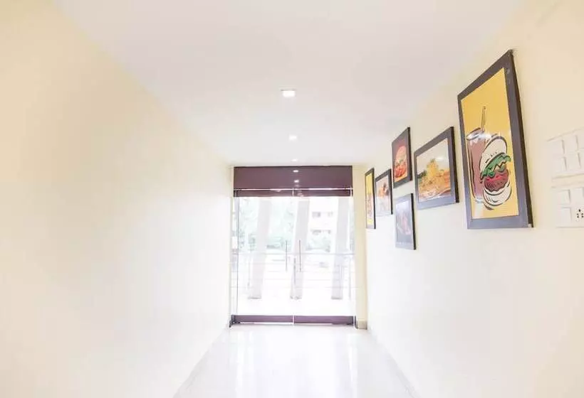 ホテル Treebo King S Court Chandrasekharpur