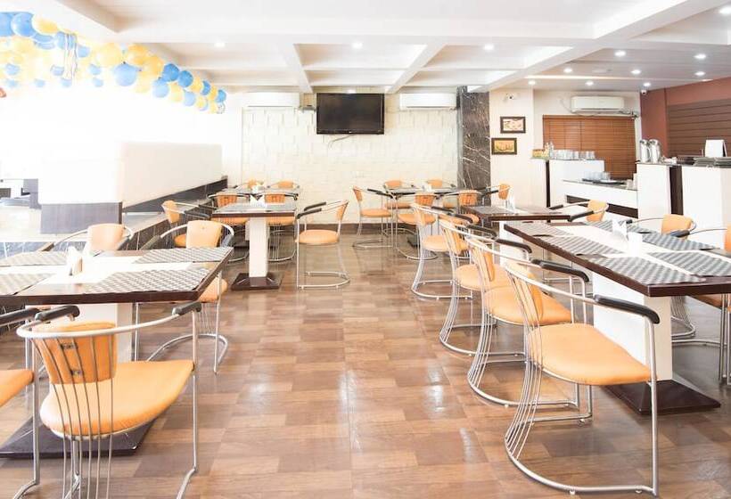 Hotel Treebo King S Court Chandrasekharpur