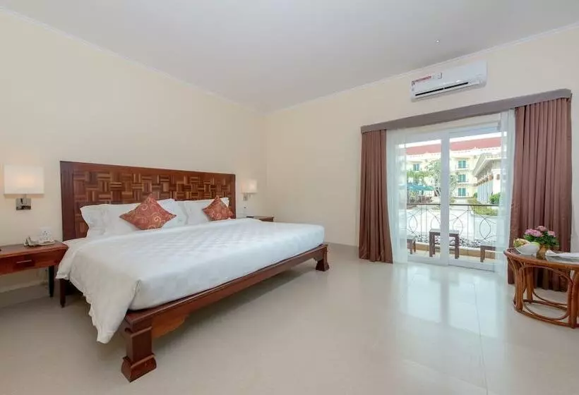 リゾートホテル Sokha Palace Siem Reap