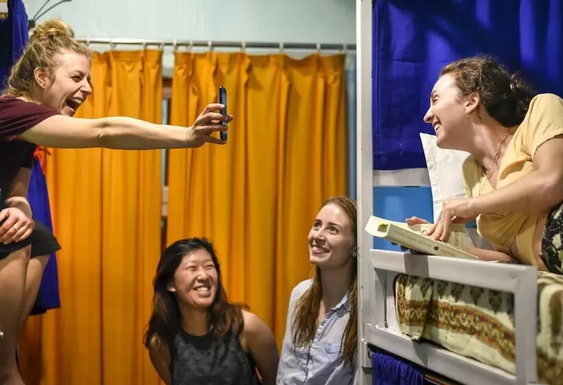 Gostops Agra   Hostel