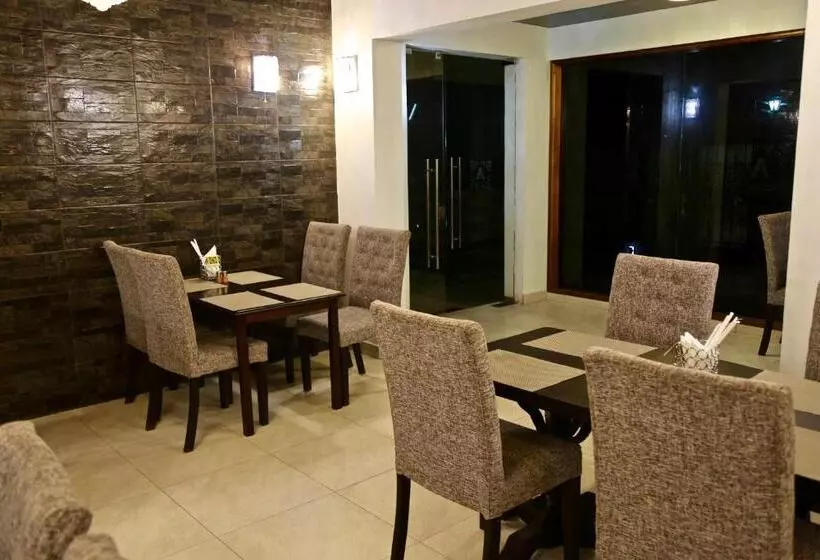 هتل Ivory Residences