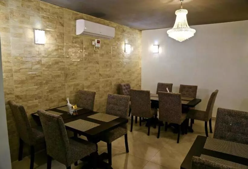 هتل Ivory Residences