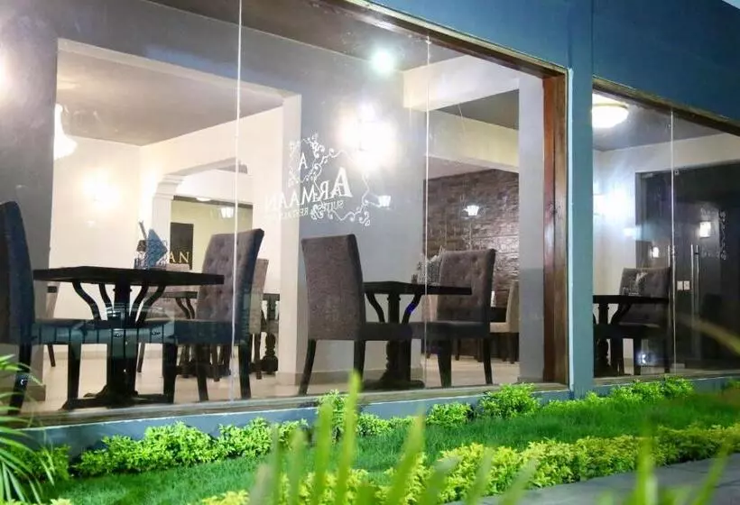 هتل Ivory Residences